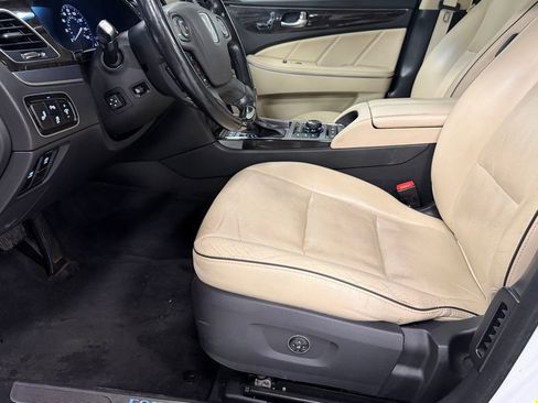 Used 2014 Hyundai Equus Signature image 12