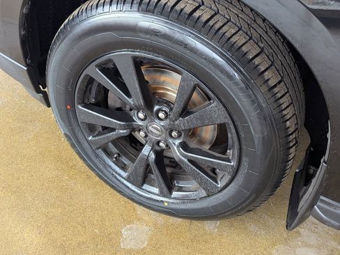 Used 2017 Nissan Pathfinder Platinum w/ Cargo Package image 19