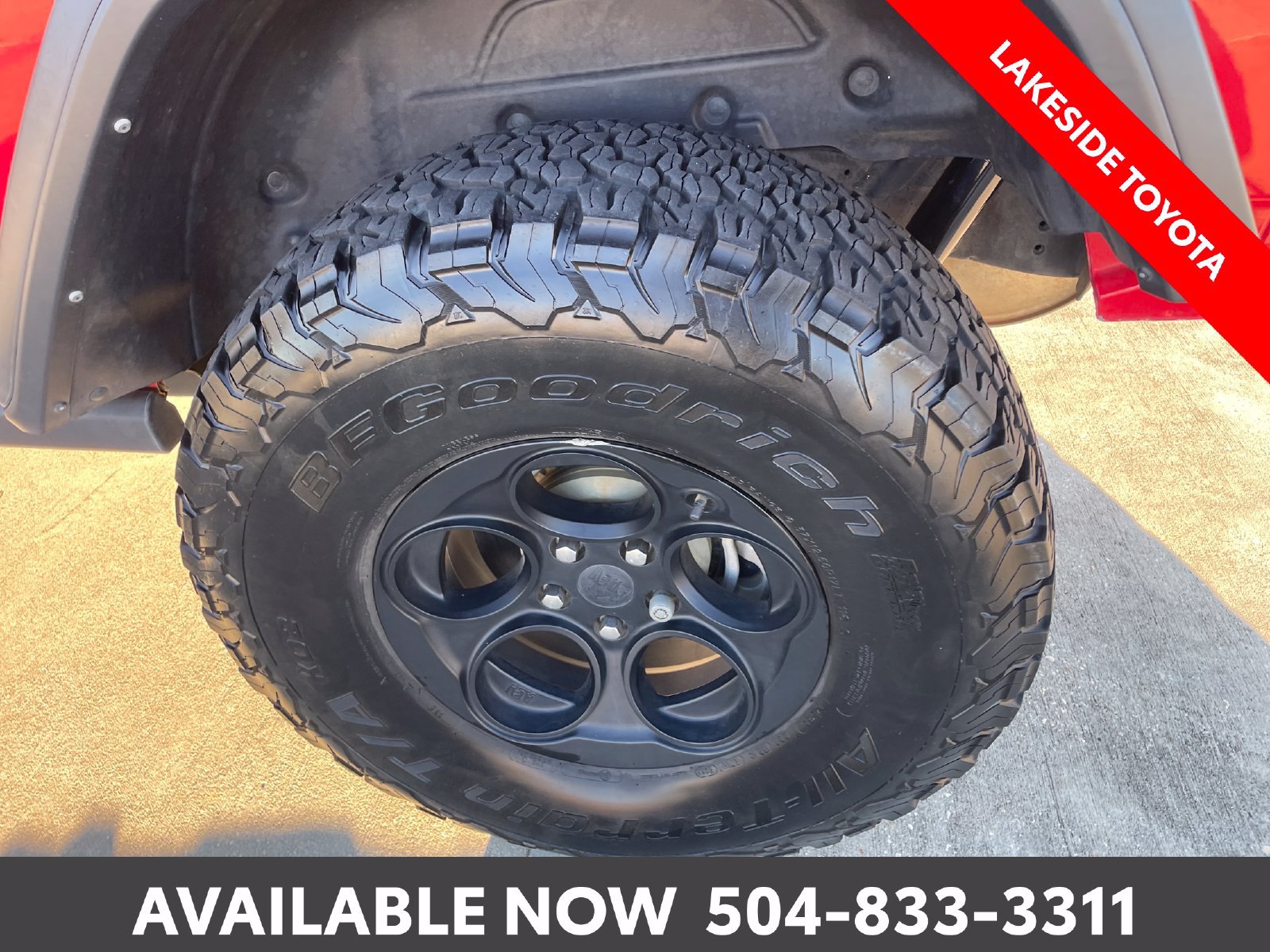 Used 2023 Jeep Wrangler Unlimited Rubicon 4xe AWD/4WD image 12