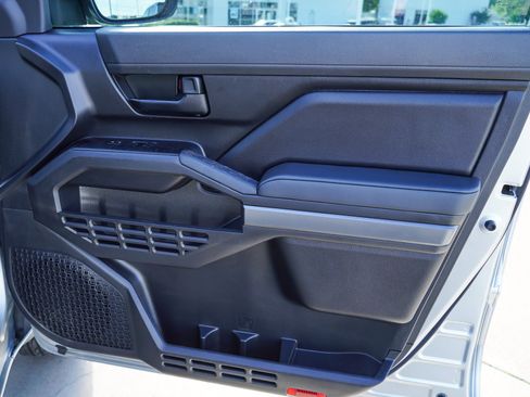 Certified 2025 Toyota Tacoma SR5 AWD/4WD image 28