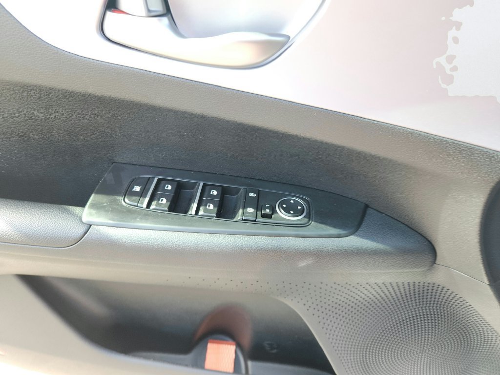 Used 2024 Kia Forte LXS FWD image 18