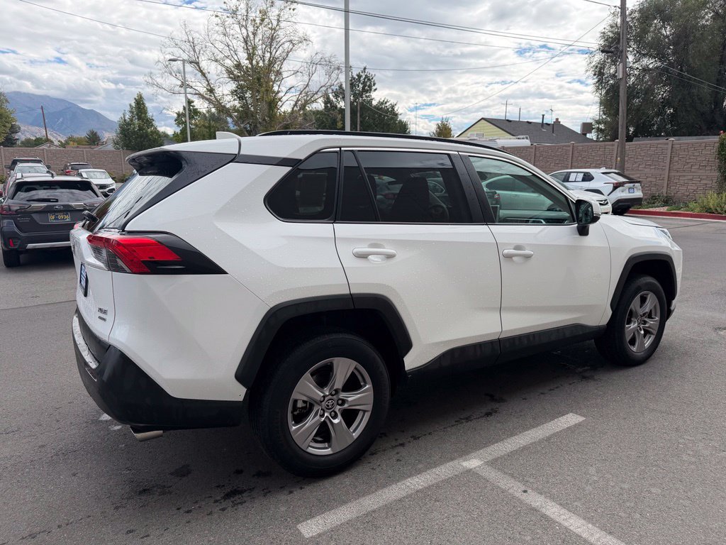 Used 2025 Toyota RAV4 XLE AWD/4WD image 5