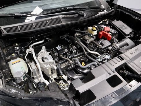 Used 2025 Nissan Kicks SV image 17