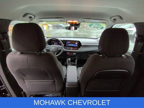 Certified 2025 Chevrolet TrailBlazer LT AWD/4WD image 19