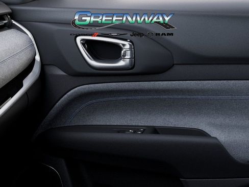New 2026 Jeep Compass Latitude AWD/4WD image 25