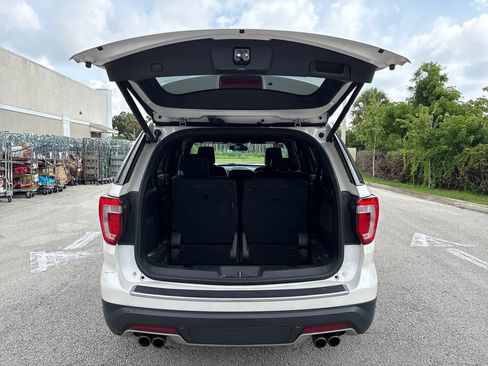 Used 2018 Ford Explorer Platinum AWD/4WD image 11
