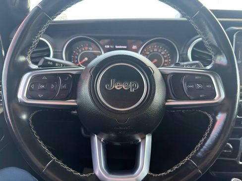 Used 2020 Jeep Wrangler Unlimited Sahara AWD/4WD image 15