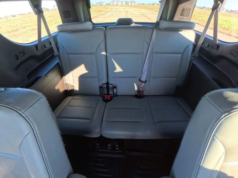 Used 2022 GMC Yukon XL SLT w/ SLT Luxury Package image 15