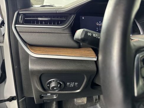 Used 2022 Jeep Grand Cherokee Summit w/ Adv Protech Group IV image 15