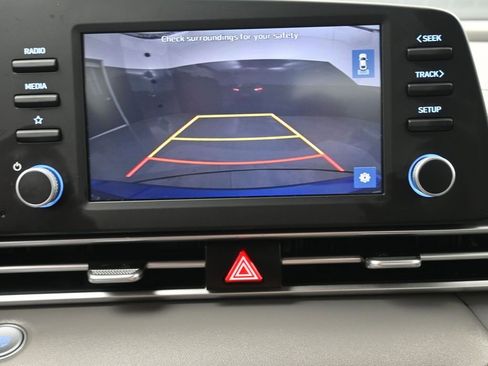 Used 2023 Hyundai Elantra SEL image 6