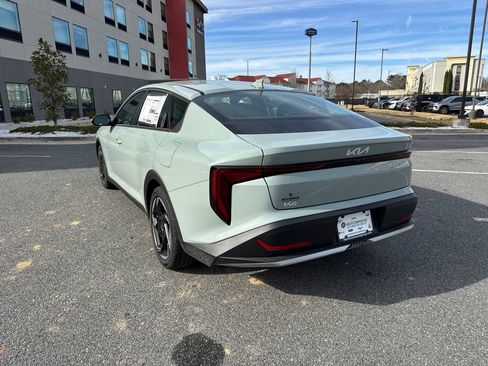 New 2025 Kia K4 EX image 5