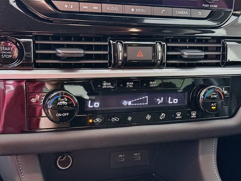 New 2025 Nissan Pathfinder SV image 21