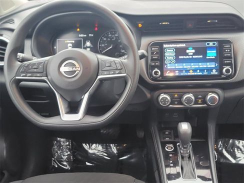 Certified 2023 Nissan Kicks SV image 14