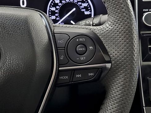 Used 2019 Toyota Avalon Limited image 22