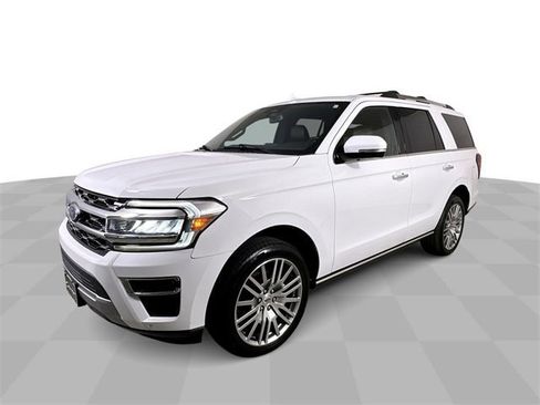 Used 2024 Ford Expedition Limited image 4