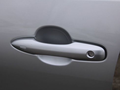 Used 2020 Toyota Prius LE image 15