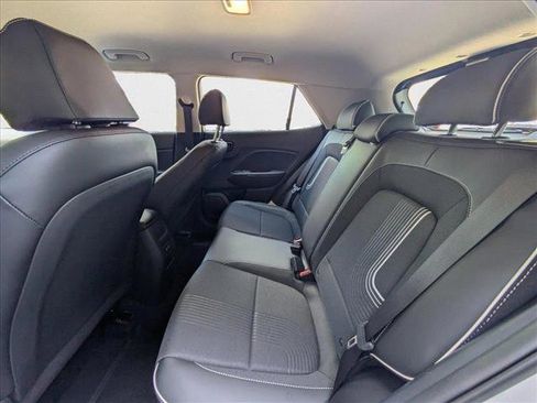 New 2025 Hyundai Venue Limited image 17