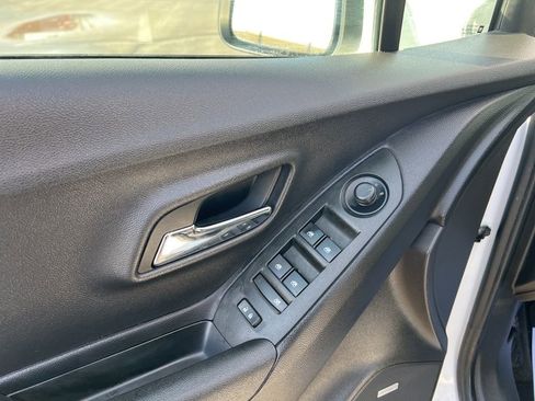 Used 2020 Chevrolet Trax Premier image 9