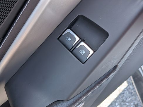 Used 2019 Chevrolet Corvette Stingray Coupe w/ 1LT RWD image 21