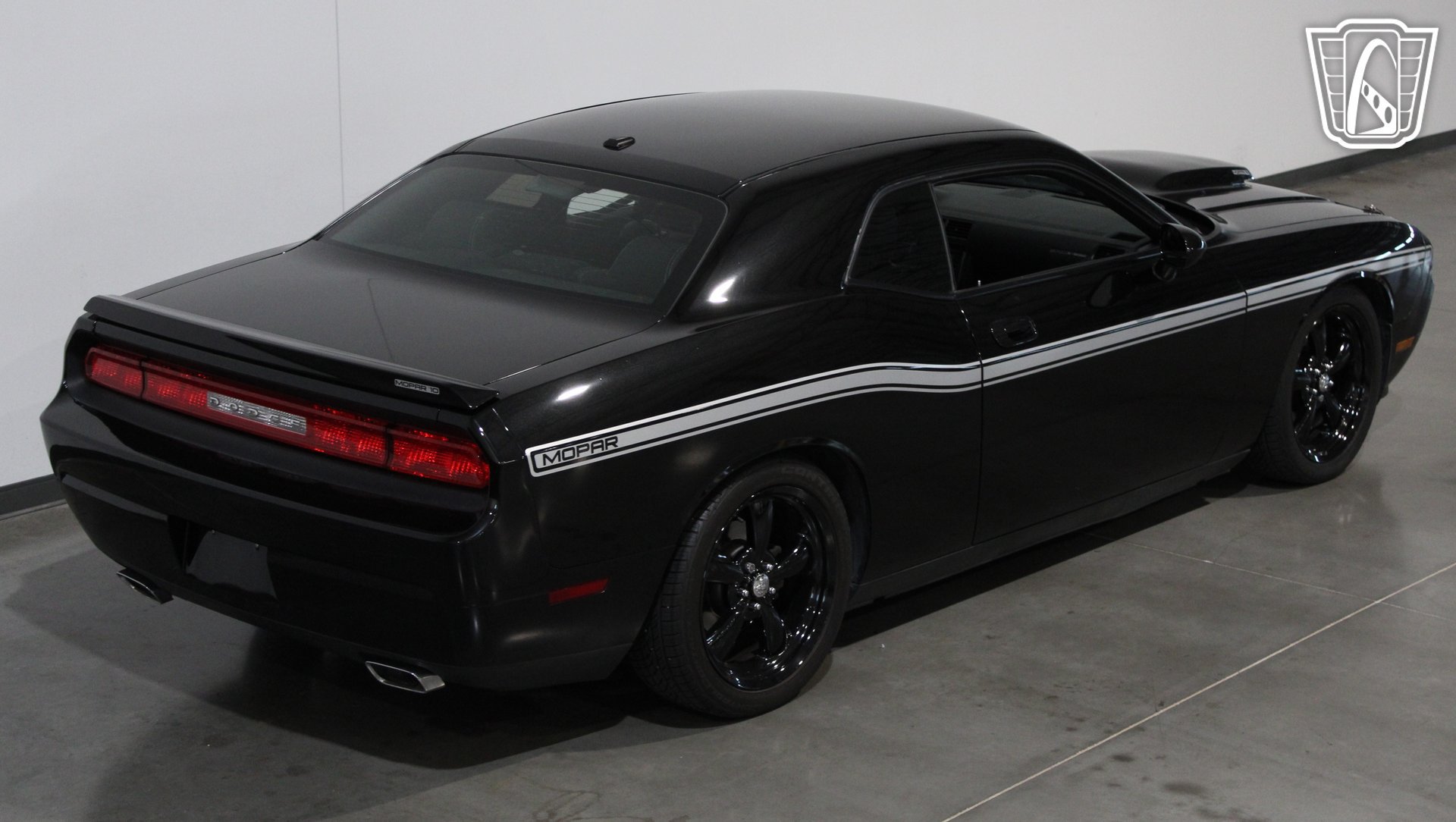 Used 2010 Dodge Challenger R/T w/ Mopar 10 Pkg RWD image 18