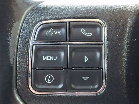 Used 2018 Jeep Wrangler Unlimited Rubicon w/ Connectivity Group AWD/4WD image 19