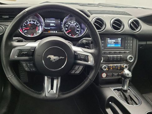 Used 2017 Ford Mustang Coupe RWD image 22