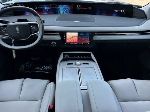 New 2026 Lincoln Navigator Reserve AWD/4WD image 12
