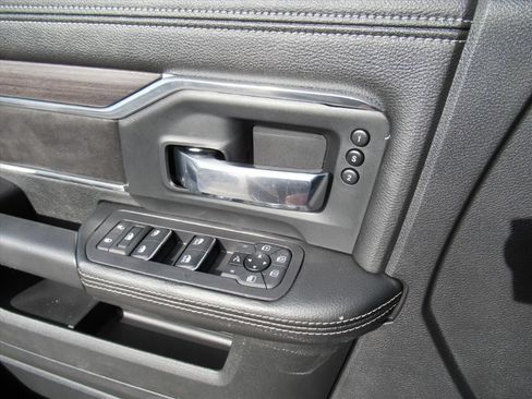New 2026 RAM 2500 Laramie AWD/4WD image 22