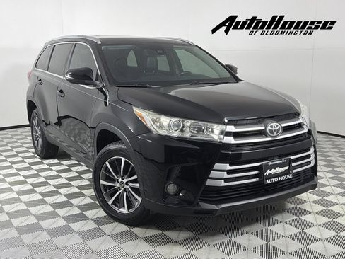 Used 2019 Toyota Highlander XLE image 1