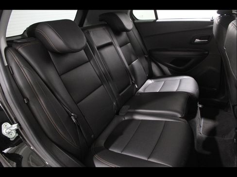 Certified 2022 Chevrolet Trax LT w/ Premium Seat Package image 17