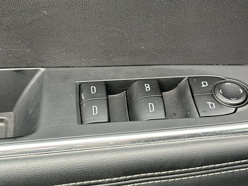 Used 2025 GMC Acadia Elevation image 12