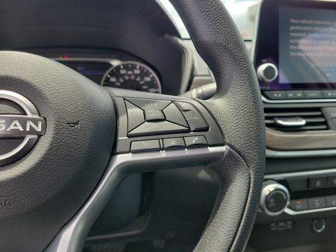 Used 2025 Nissan Altima 2.5 SV FWD image 20