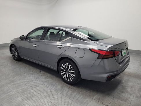 Used 2023 Nissan Altima 2.5 SV image 3