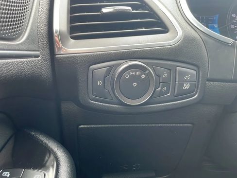 Used 2020 Ford Edge Titanium image 15