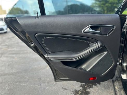 Used 2018 Mercedes-Benz CLA 250 image 18