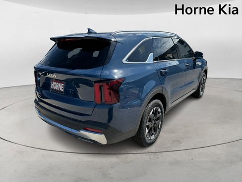 New 2025 Kia Sorento S w/ Panoramic Sunroof Package image 4