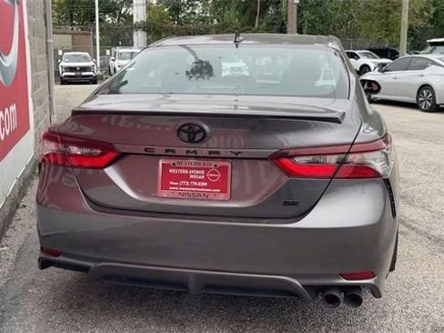 Used 2023 Toyota Camry SE image 4