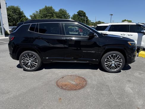Used 2023 Jeep Compass Limited w/ Elite Group AWD/4WD image 2