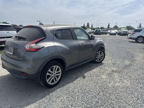 Used 2015 Nissan Juke S image 5