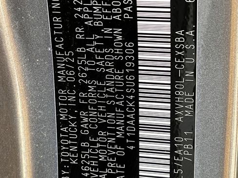 Used 2025 Toyota Camry SE w/ Convenience Package image 29