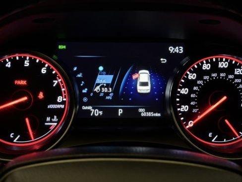 Used 2021 Toyota Camry XSE FWD image 15