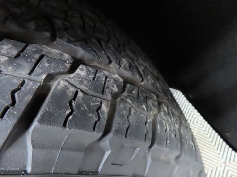 Used 2025 GMC Yukon AT4 Ultimate image 7