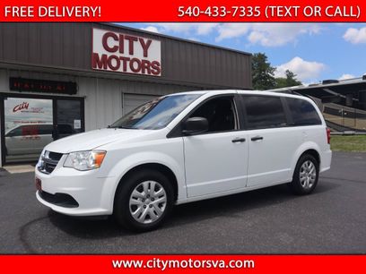 Used 2019 Dodge Grand Caravan SE w/ UConnect Hands-Free Group