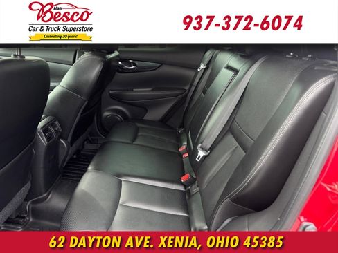 Used 2018 Nissan Rogue Sport SL w/ SL Premium Package image 9