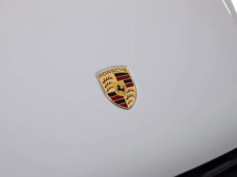 Certified 2025 Porsche Macan image 34