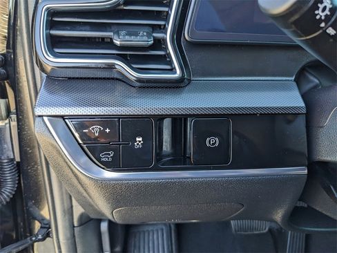 Certified 2025 Kia Sportage SX image 30