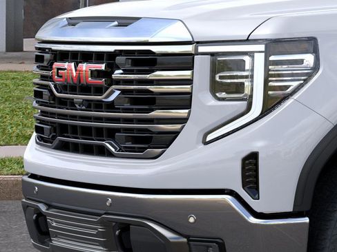 New 2026 GMC Sierra 1500 SLT image 13
