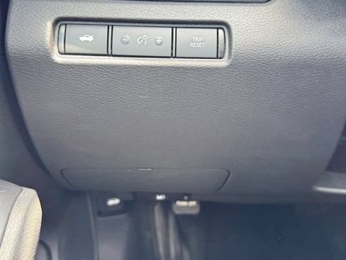 Used 2024 Nissan Altima 2.5 SV FWD image 21