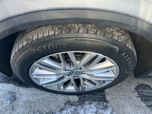 Used 2023 Acura MDX SH-AWD w/ Advance Package image 12