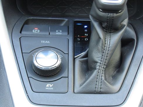 Used 2024 Toyota RAV4 XSE w/ Weather Package AWD/4WD image 31